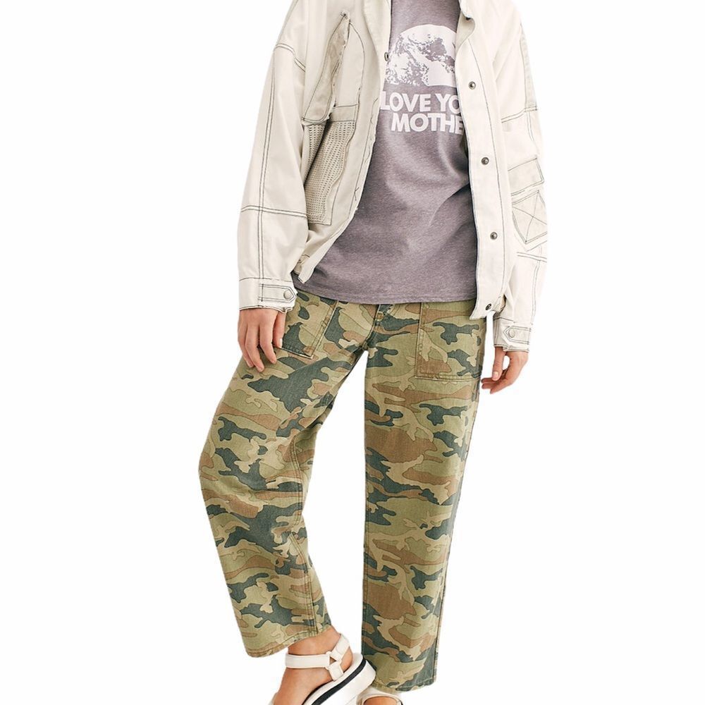 Free People We The Free Remy Printed Flare Cargo Pants Green Camo New Size 27